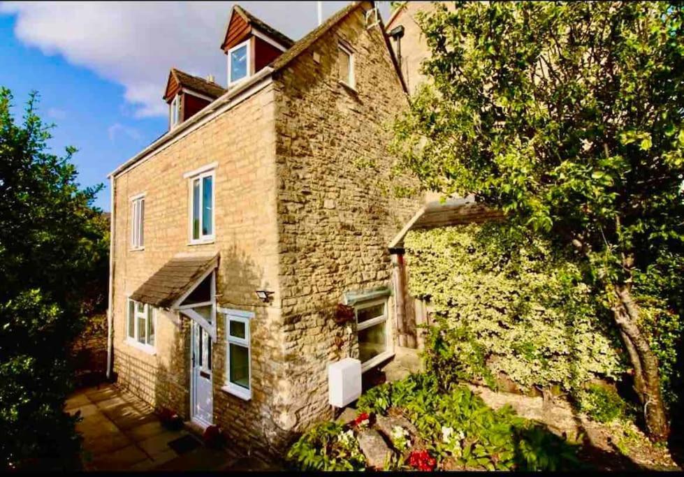 Quaint Cotswold Cottage Чипинг Нортън Екстериор снимка